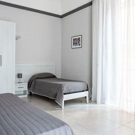 Hotel Costanza Катания Екстериор снимка