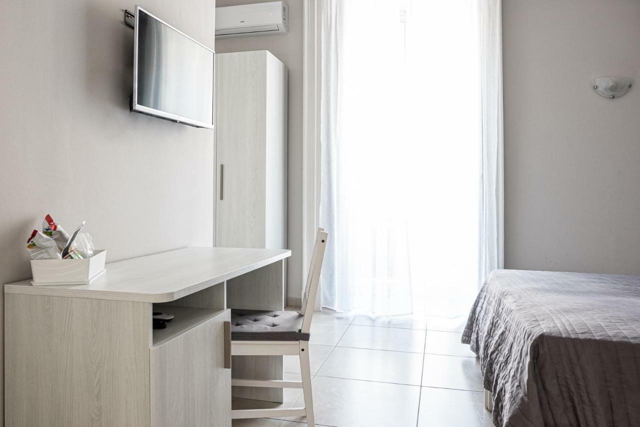 Hotel Costanza Катания Екстериор снимка