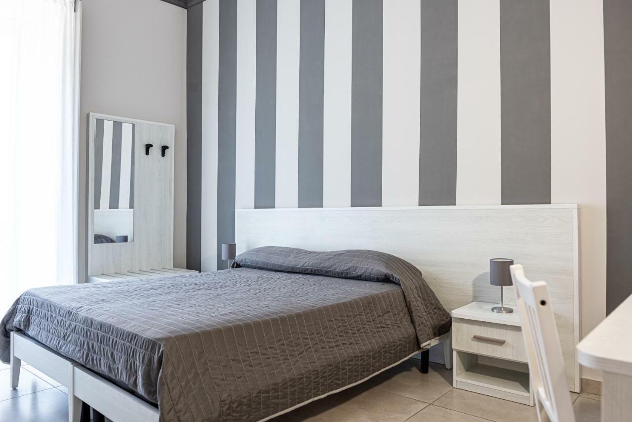 Hotel Costanza Катания Екстериор снимка